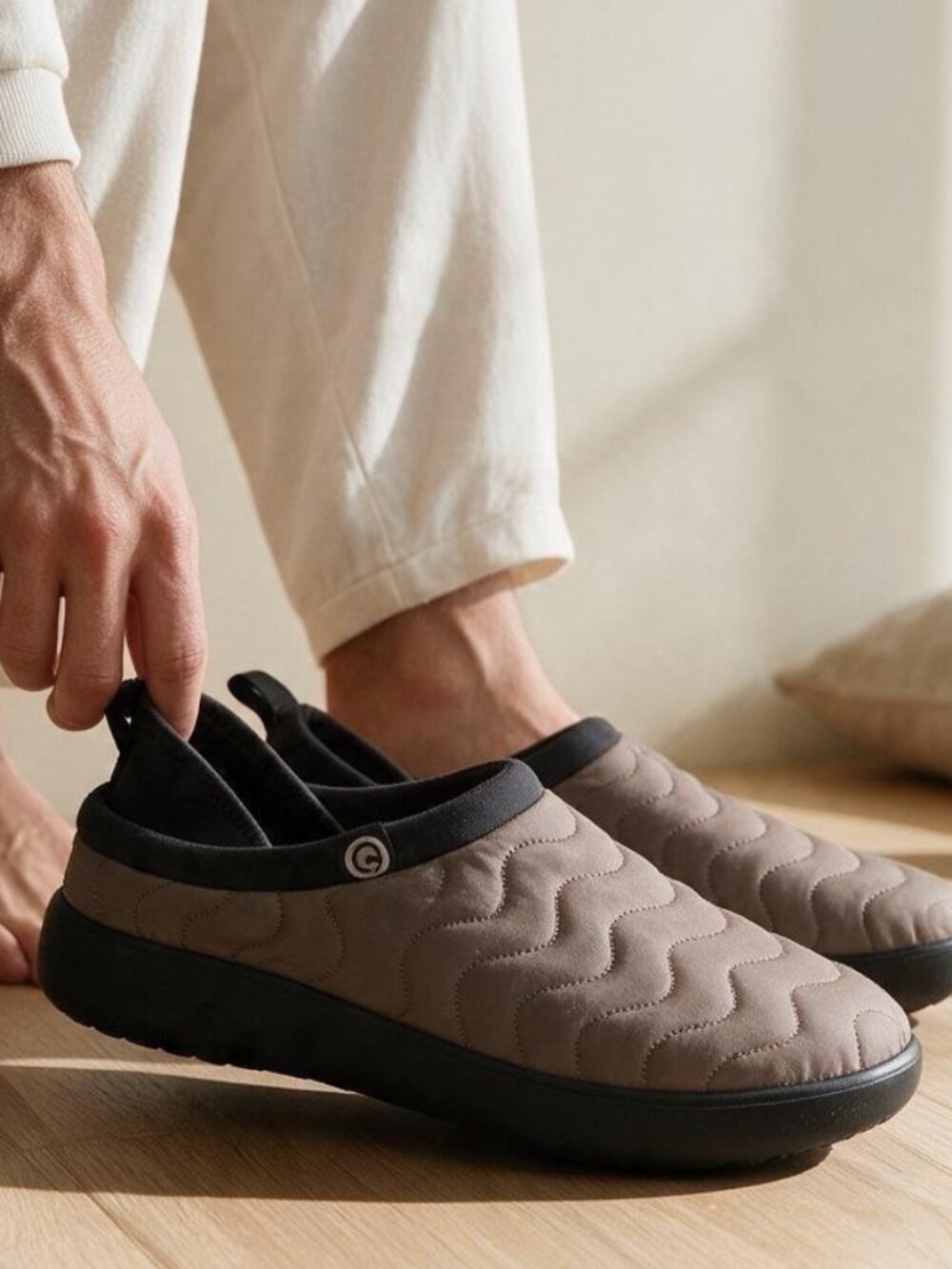 Cobian FlipSlips Tsunami Men's Slip-On Shoes Indoor/Outdoor